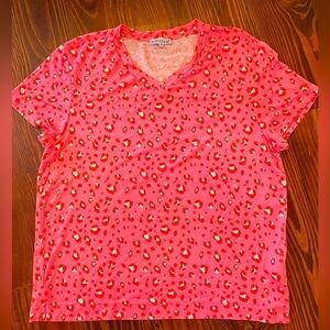 MARY SQUARE Leopard Coral Short Sleeve V-Neck Super Soft Top Size Small